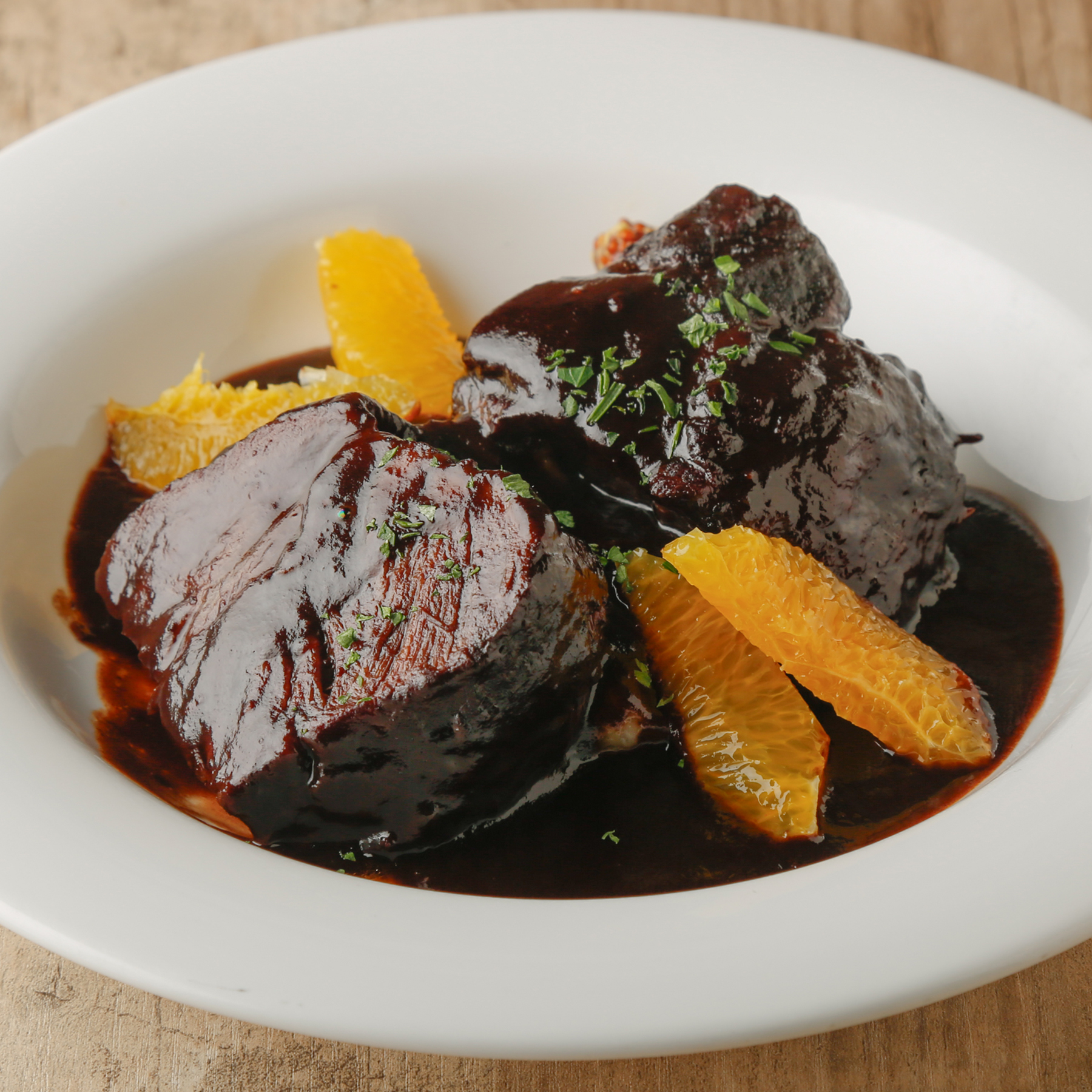牛ほほ肉の赤ワイン煮込み ～南仏スタイルのドーヴ～ 